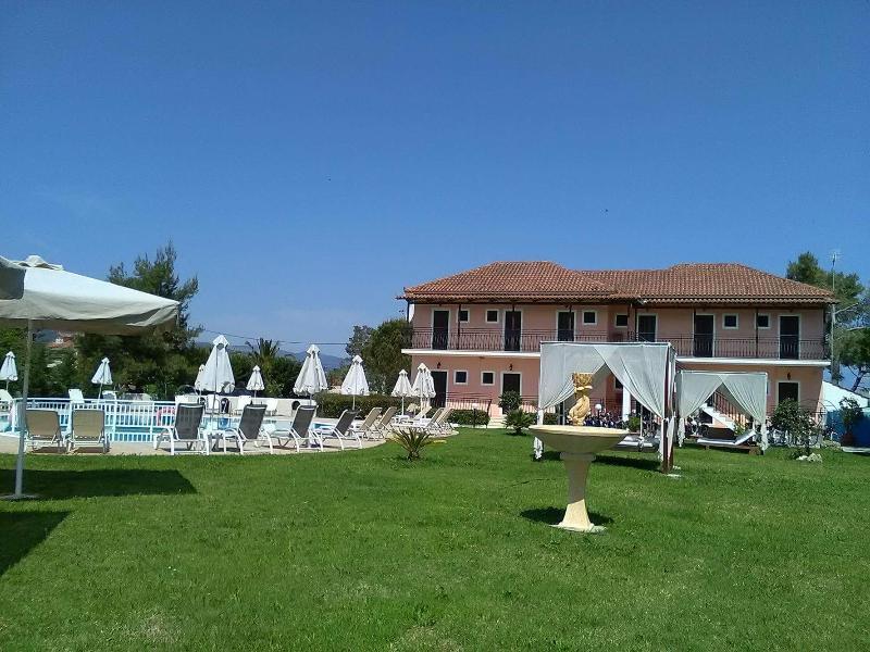 Eleni'S Garden & Castello Suites Alykanas  Luaran gambar