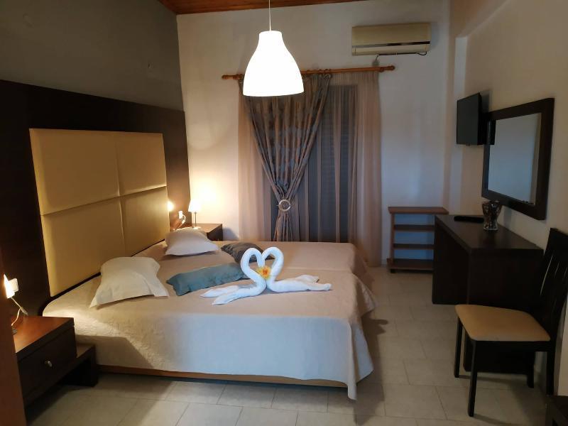 Eleni'S Garden & Castello Suites Alykanas  Luaran gambar