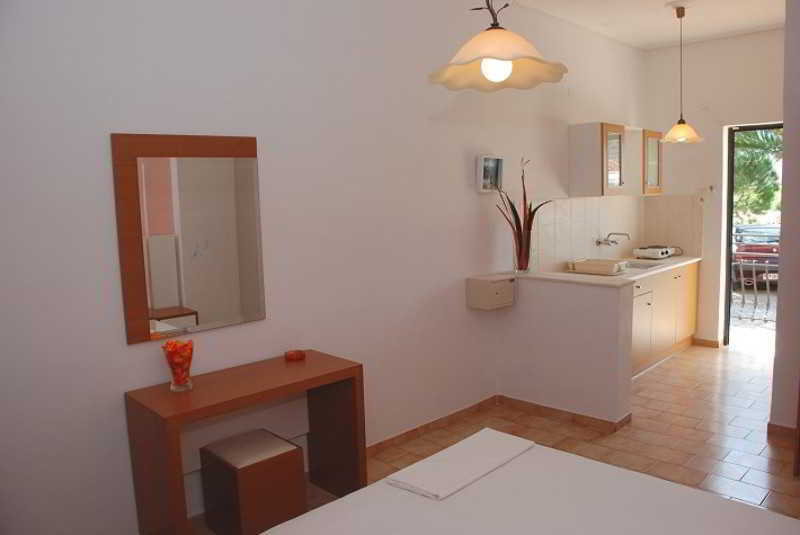 Eleni'S Garden & Castello Suites Alykanas  Luaran gambar