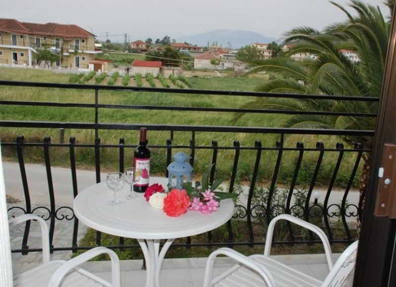 Eleni'S Garden & Castello Suites Alykanas  Luaran gambar